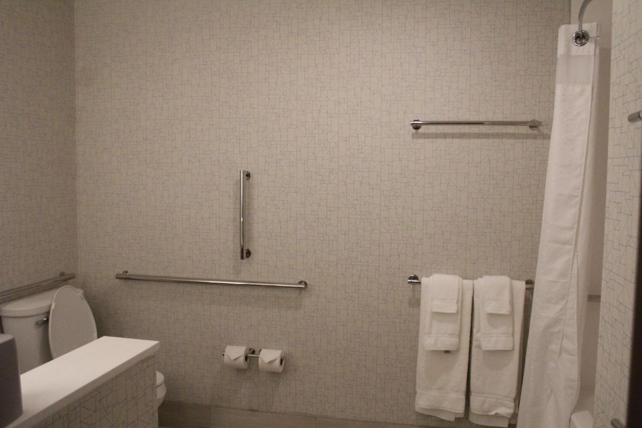 Holiday Inn Express & Suites - Kokomo South By Ihg Bagian luar foto