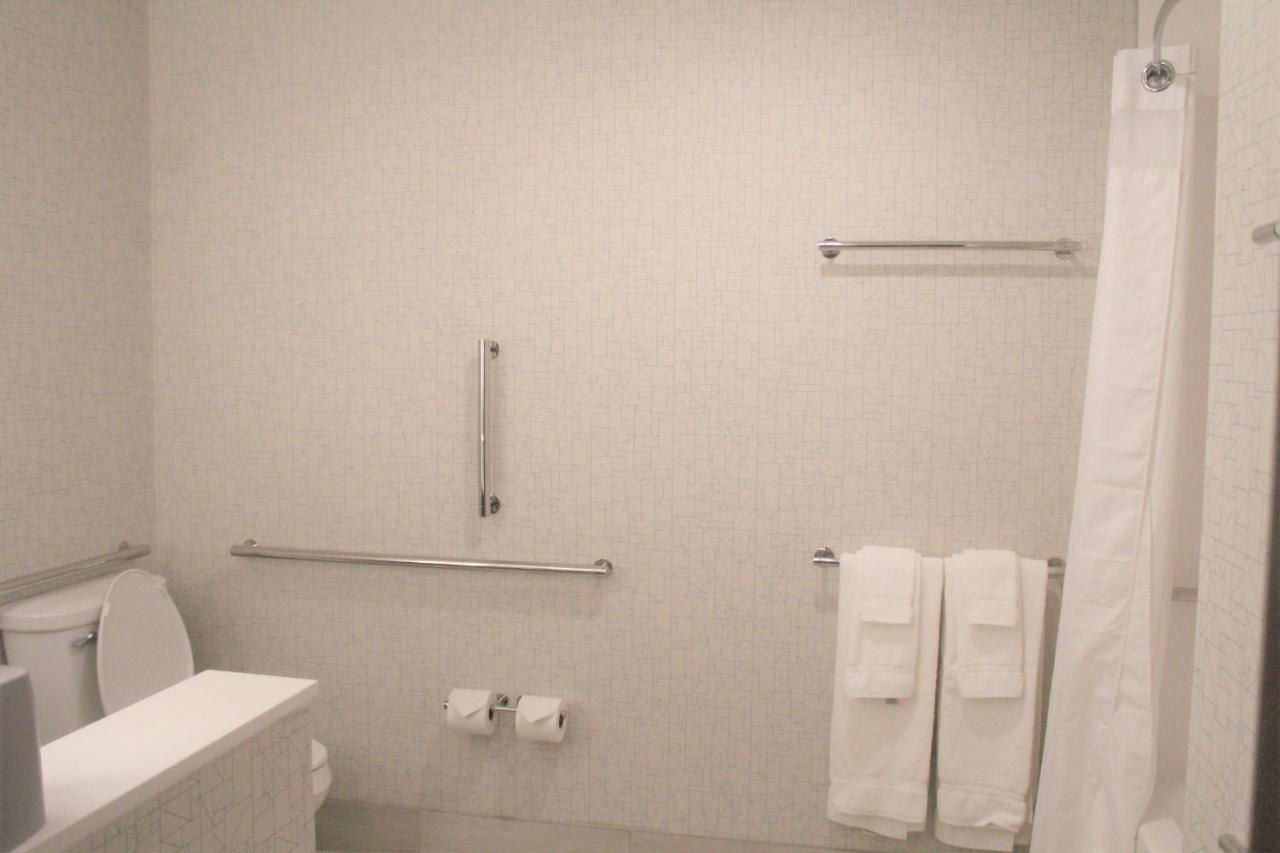 Holiday Inn Express & Suites - Kokomo South By Ihg Bagian luar foto