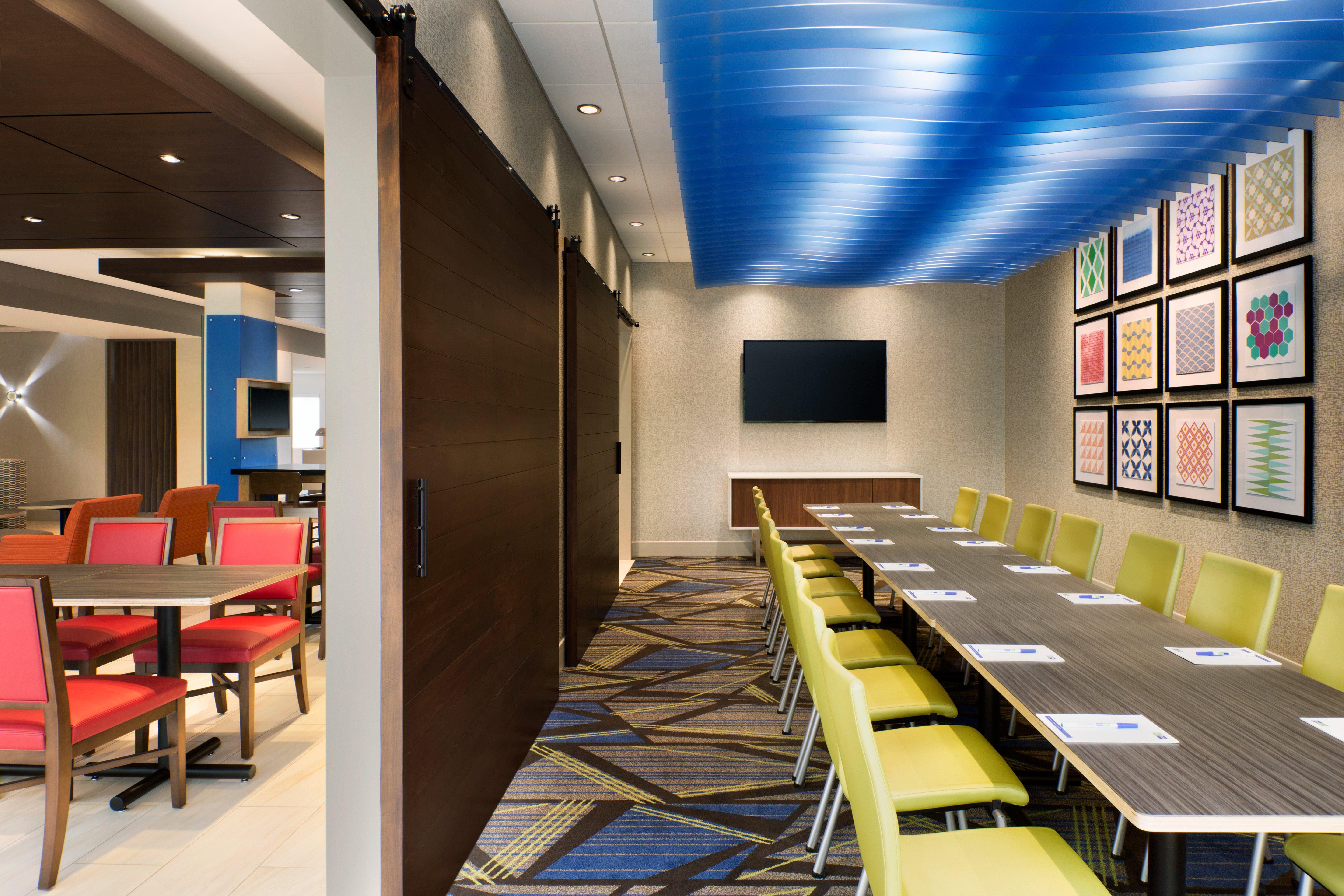 Holiday Inn Express & Suites - Kokomo South By Ihg Bagian luar foto